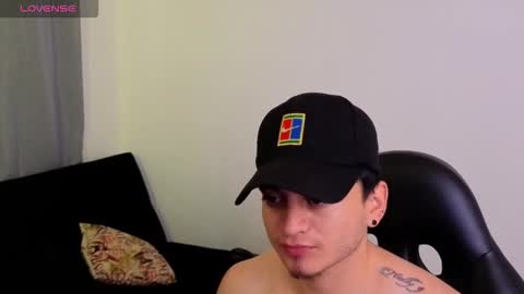 Snapshot of mikke_love chatting on 02.15.26 MIKKE online show from 02.15.26