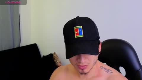 Snapshot of mikke_love chatting on 02.16.26 MIKKE online show from 02.16.26