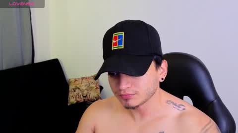 Snapshot of mikke_love chatting on 02.19.26 MIKKE online show from 02.19.26