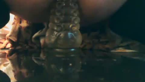 Snapshot of mikkkiz chatting on 10.05.25 Bescior online show from 10.05.25