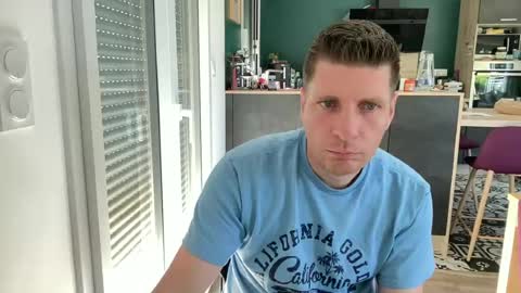 Snapshot of miklp8463 chatting on 05.22.26 miklp8463 online show from 05.22.26