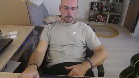 mikmik91 online show from 10.28.25