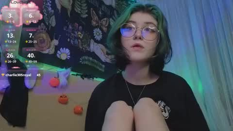 Snapshot of miko_meow chatting on 10.29.25 Miko online show from 10.29.25