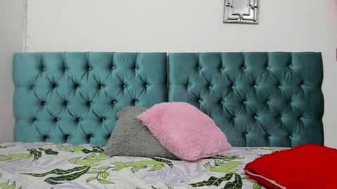 Snapshot of mikoto_urab chatting on 12.01.24 Mikoto Urb online show from 12.01.24