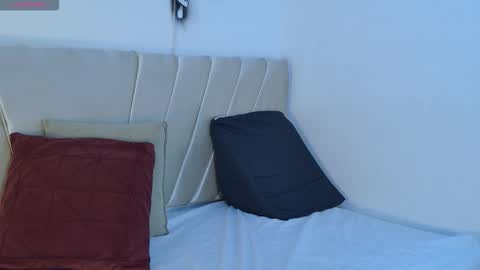 Snapshot of mikoto_urab chatting on 12.19.25 Mikoto Urb online show from 12.19.25