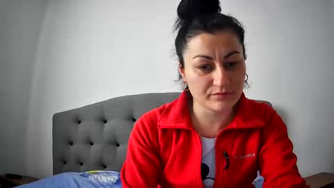 Mikyloveu online show from 02.27.25