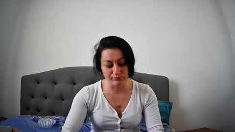 Mikyloveu online show from 03.04.25