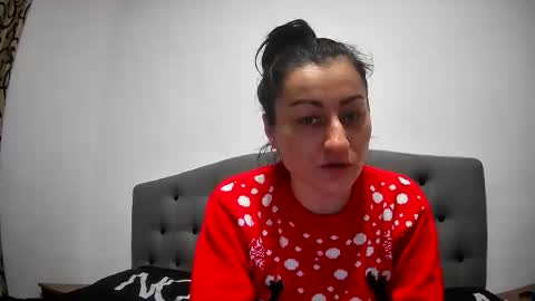 Mikyloveu online show from 12.21.25