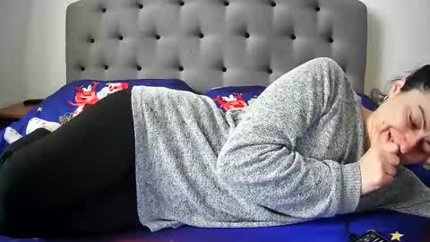 Mikyloveu online show from 04.04.26