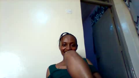 Snapshot of mil_milon chatting on 05.21.26 Milo online show from 05.21.26