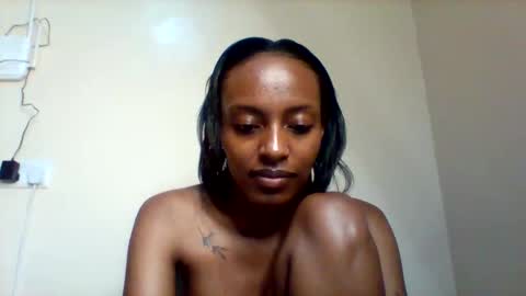 Snapshot of mil_milon chatting on 05.23.26 Milo online show from 05.23.26