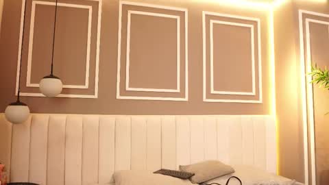 Mila and Nia  online show from 11.01.25