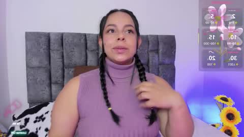 Snapshot of mila_chic chatting on 10.25.25 mila online show from 10.25.25