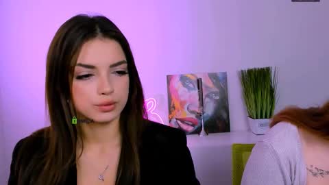 Snapshot of mila_glow chatting on 09.13.25 mila_glow online show from 09.13.25