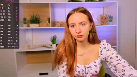 Snapshot of mila_glow chatting on 09.15.25 mila_glow online show from 09.15.25