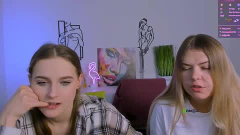 Snapshot of mila_glow chatting on 09.22.25 mila_glow online show from 09.22.25