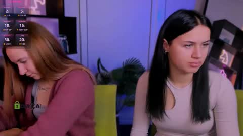 Snapshot of mila_glow chatting on 10.04.25 mila_glow online show from 10.04.25