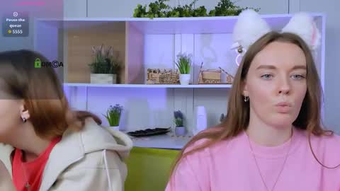 Snapshot of mila_glow chatting on 10.10.25 mila_glow online show from 10.10.25