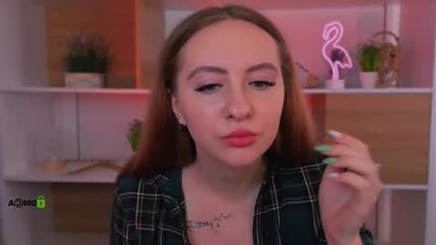 Snapshot of mila_glow chatting on 10.12.25 mila_glow online show from 10.12.25