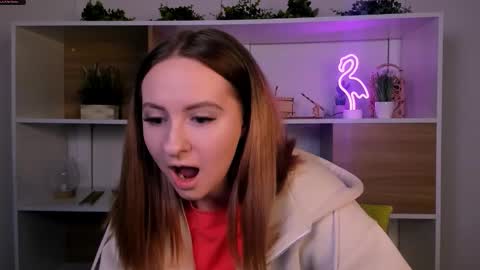 Snapshot of mila_glow chatting on 10.21.25 mila_glow online show from 10.21.25