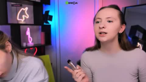 Snapshot of mila_glow chatting on 12.04.25 mila_glow online show from 12.04.25