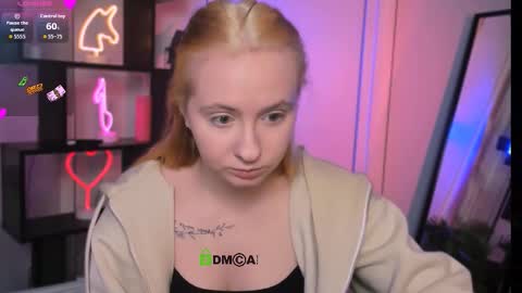 Snapshot of mila_glow chatting on 12.14.25 mila_glow online show from 12.14.25