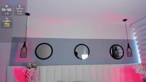 Snapshot of mila_hank chatting on 09.09.25 mila_hank online show from 09.09.25