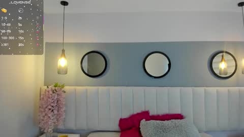 Snapshot of mila_hank chatting on 11.03.25 mila_hank online show from 11.03.25