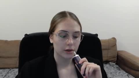 mila_keyy online show from 01.18.26