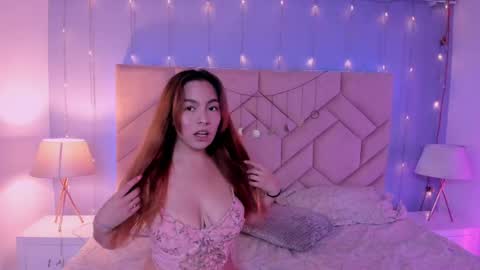 Mila Monnet online show from 05.19.26