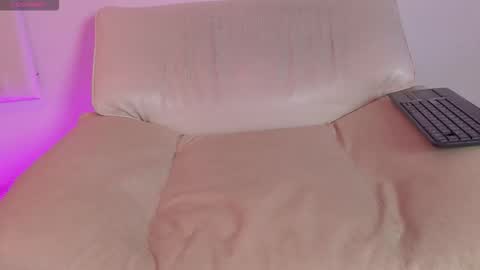 Snapshot of mila_n_max chatting on 10.26.25 Mila Max online show from 10.26.25