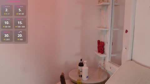 Snapshot of mila_n_max chatting on 11.16.25 Mila Max online show from 11.16.25