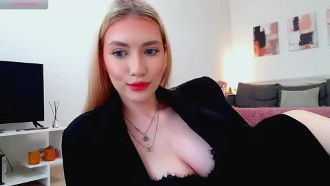 mila nowak online show from 05.07.26