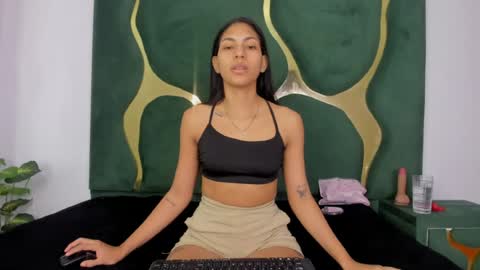 mila_petiteasm online show from 06.20.26