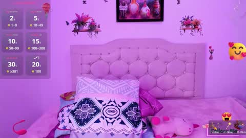 Snapshot of mila_rey25_ chatting on 12.17.25 laura online show from 12.17.25