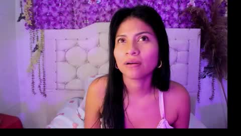 Snapshot of mila_rey25_ chatting on 02.01.26 laura online show from 02.01.26