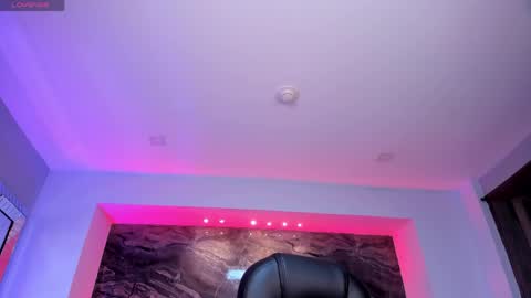 Mila online show from 04.03.26