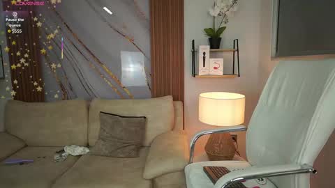 milacrave online show from 10.03.25