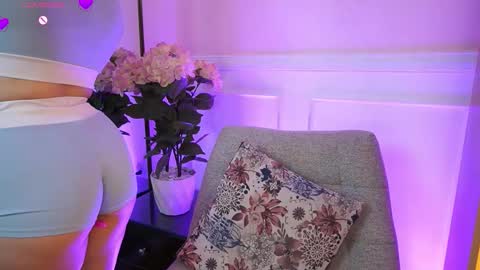 milacrave online show from 03.11.26