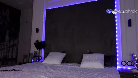 Mila       online show from 02.23.25