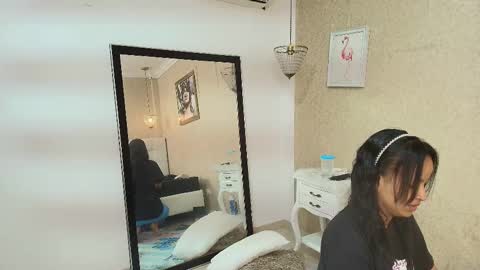 miladiosa online show from 10.10.25