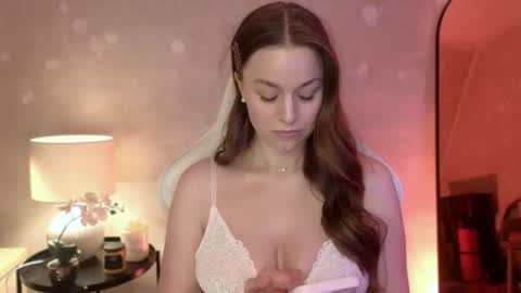 Mila Fleur online show from 11.25.25