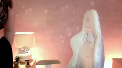 Mila Fleur online show from 06.03.26