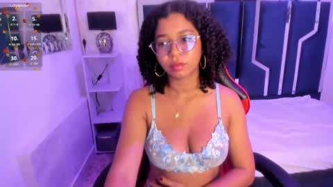 Snapshot of milahall__ chatting on 10.05.25 Milenna online show from 10.05.25