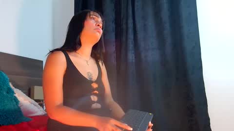 Snapshot of milahot23 chatting on 10.25.25 mila online show from 10.25.25