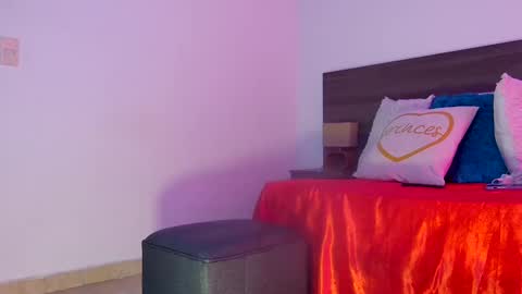 Snapshot of milahot23 chatting on 11.06.25 mila online show from 11.06.25