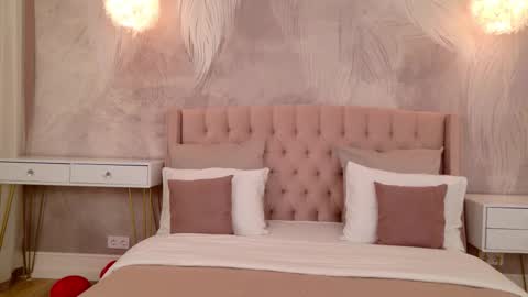 milaleoneli online show from 02.18.26