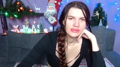 Snapshot of milaloona chatting on 12.07.24 Milaloona online show from 12.07.24