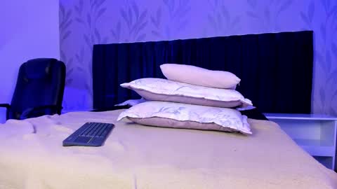 Snapshot of milan_daph chatting on 02.27.26 Daphne online show from 02.27.26