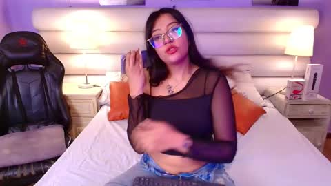 milan_sweetie online show from 04.11.26